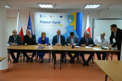 
                                                       Podpisanie umowy na realizację robót budowlanych w ramach zadania inwestycyjnego pn.: 