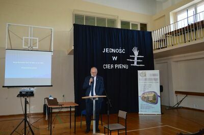 
                                                    Przemówienie
                                                