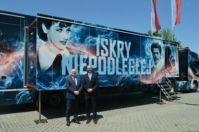 
                                                    ISKRY NIEPODLEGŁEJ – WIDOWISKO MULTIMEDIALNE
                                                
