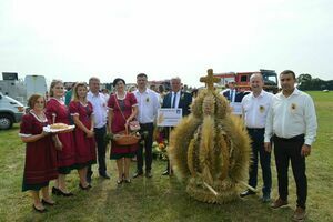 
                                                    Dożynki Wojewódzkie w Radawcu
                                                