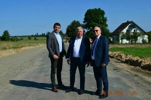 
                                                    Roboty budowlane w ramach zadania pn.:  „Przebudowa drogi powiatowej Nr 1411L od km 5+900 do km 8+087 w m. Zaryte, Stare Zadybie oraz drogi powiatowej Nr 1412L od km 0+000 do km 4+008 w m. Wola Zadybska, Rybaki, Zaryte”.
                                                