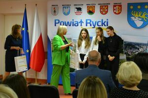 
                                                       POWIATOWE OBCHODY DNIA EDUKACJI NARODOWEJ
                                                