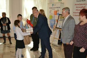 
                                                    POWIATOWY PRZEGLĄD PIOSENKI PATRIOTYCZNEJ I HARCERSKIEJ „WARTO BYĆ POLAKIEM”
                                                