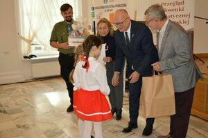 
                                                    POWIATOWY PRZEGLĄD PIOSENKI PATRIOTYCZNEJ I HARCERSKIEJ „WARTO BYĆ POLAKIEM”
                                                