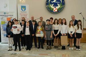 
                                                    POWIATOWY PRZEGLĄD PIOSENKI PATRIOTYCZNEJ I HARCERSKIEJ „WARTO BYĆ POLAKIEM”
                                                