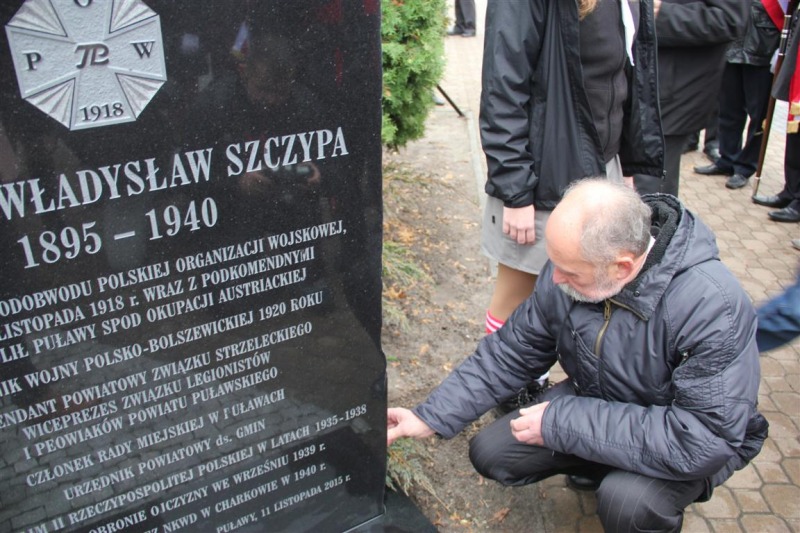 
                                                    Odsłonięcie pomnika kpt. rez. Władysława Szczypy - relacja 
                                                