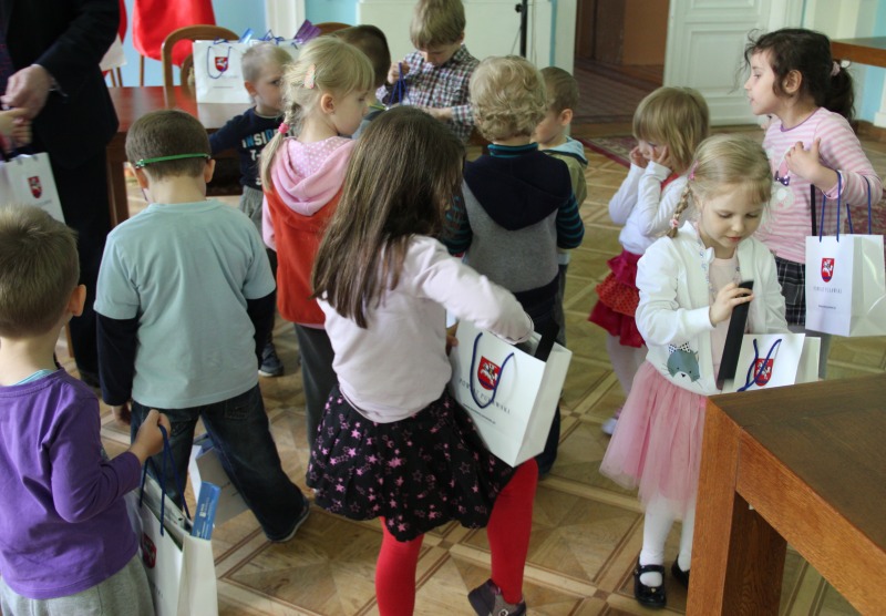 
                                                       Wizyta przedszkolaków w Starostwie Powiatowym w Puławach
                                                