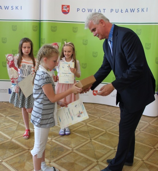 
                                                       Wręczenie nagród w 48. Ogólnopolskich Puławskich Spotkaniach Lalkarzy
                                                