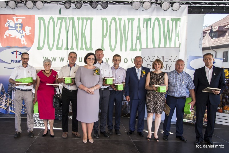 
                                                       Dożynki Powiatowe Kazimierz Dolny 2016 (fot. D. Mróz - MDK w Puławach)
                                                