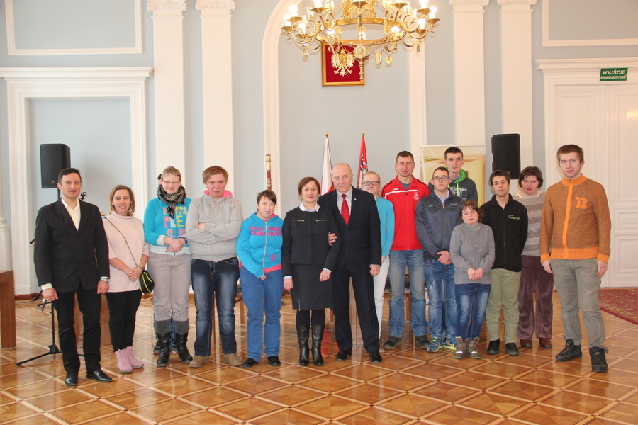 
                                                       Uczniowie z SOSW w Kęble na lekcji preorientacji zawodowej w puławskim Starostwie
                                                