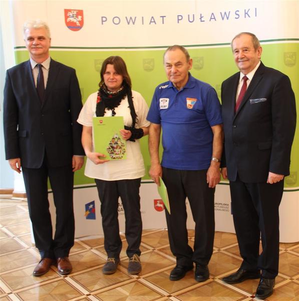
                                                       Sportowe nagrody Starosty Puławskiego za 2016 r.
                                                