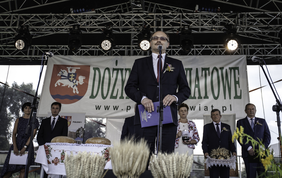 
                                                       Dożynki Powiatowe Gołąb 2017 (fot. Daniel Mróz)
                                                