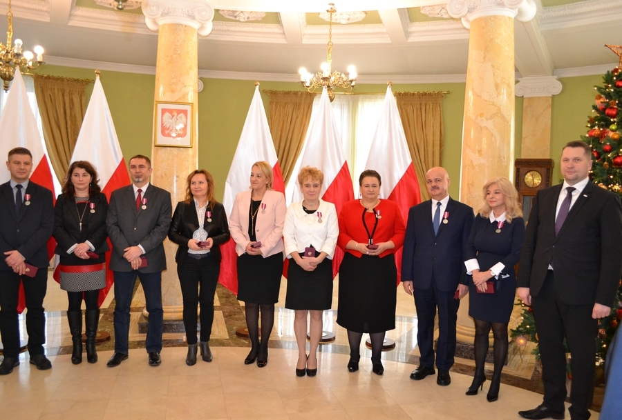 
                                                       Medale za Długoletnią Służbę dla pracowników Starostwa Powiatowego w Puławach
                                                