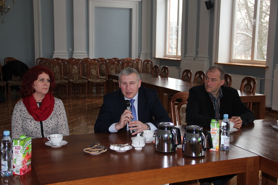 
                                                       Ukraińska delegacja z Rejonu Młynowskiego w puławskim Starostwie
                                                