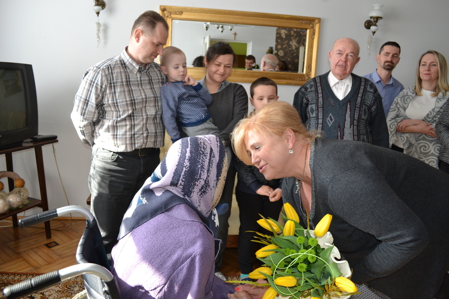 
                                                       Janina Kozak - 100-letnia mieszkanka Końskowoli
                                                