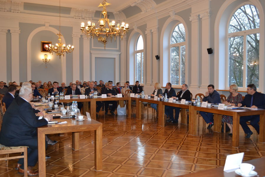 
                                                       Relacja z II sesji Rady Powiatu Puławskiego VI kadencji
                                                