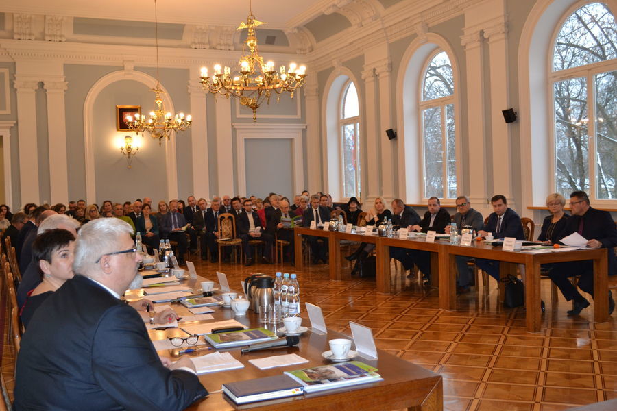
                                                       Sesja Rady Powiatu Puławskiego 19.12.2018 r.
                                                