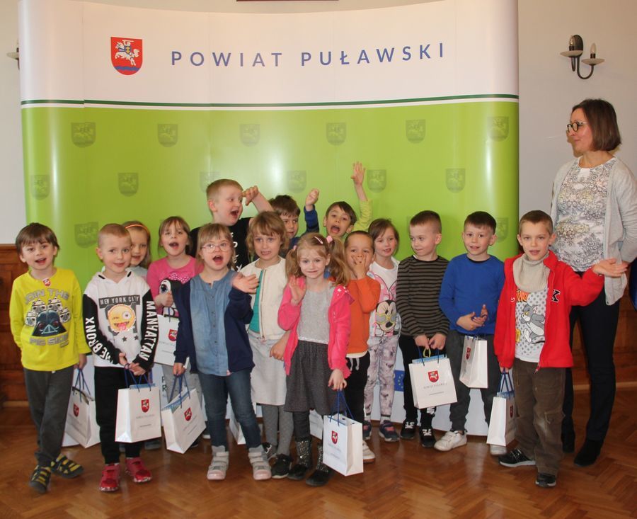 
                                                       Przedszkolaki z wizytą w Puławskim Starostwie
                                                