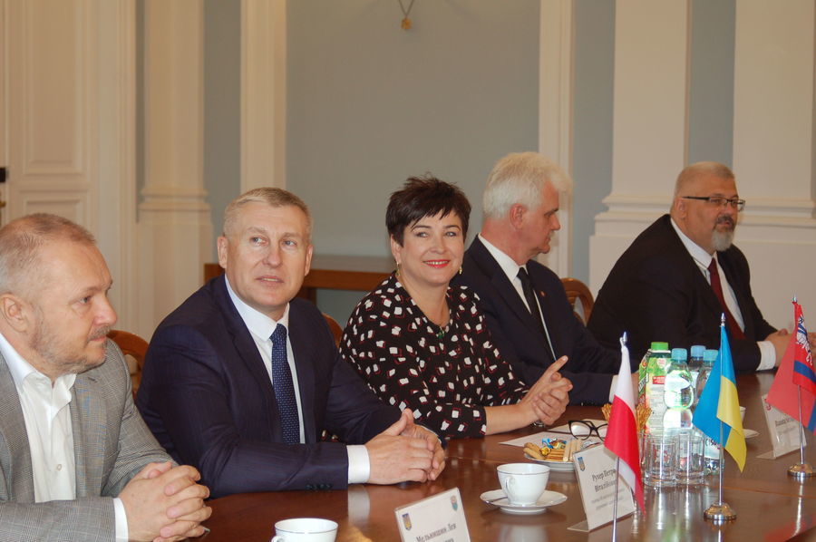
                                                    Powiat Puławski i Rejon Młynowski na Ukrainie świętują pierwszą rocznicę współpracy
                                                