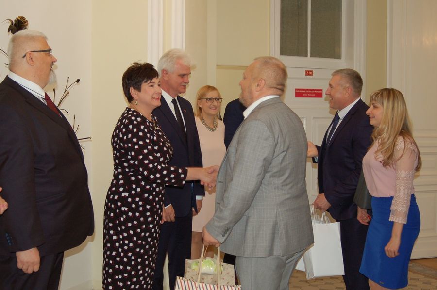 
                                                    Powiat Puławski i Rejon Młynowski na Ukrainie świętują pierwszą rocznicę współpracy
                                                