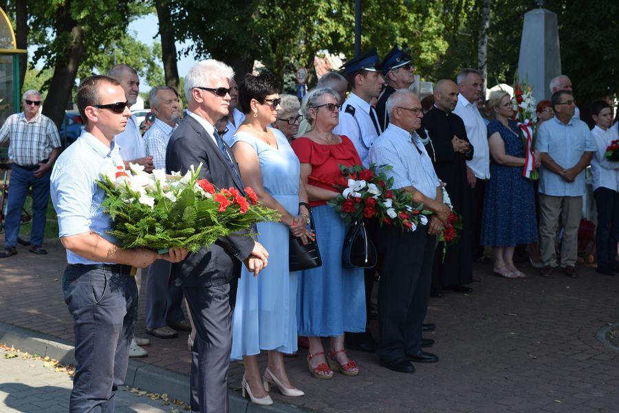 
                                                       Upamiętnienie ofiar bombardowania w Gołębiu
                                                