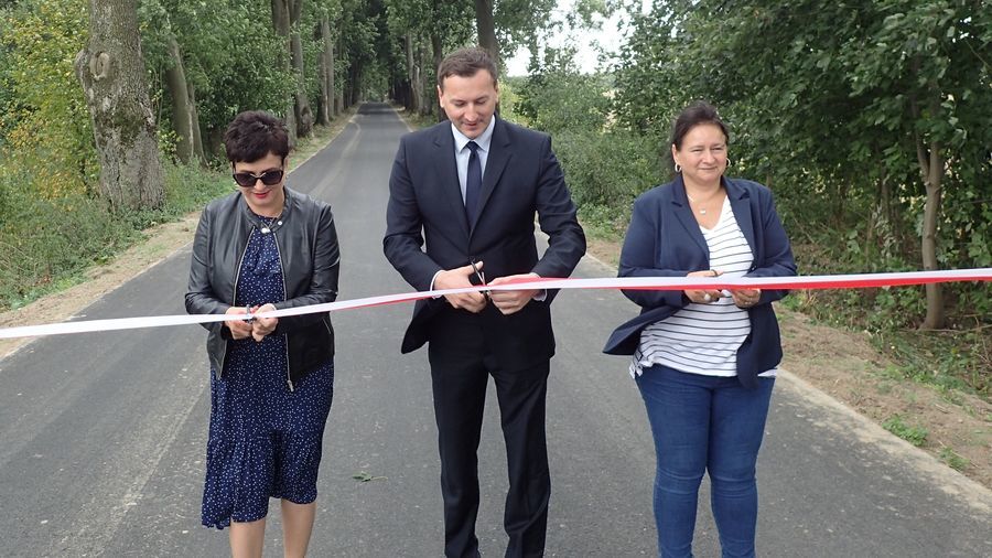 
                                                       Zakończono modernizację drogi powiatowej nr 2542L Czesławice – Sadurki – dr. woj. 860
                                                