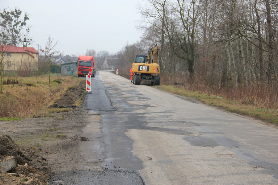
                                                       Zima niestraszna drogowcom! Trwają inwestycje na drogach powiatu puławskiego
                                                