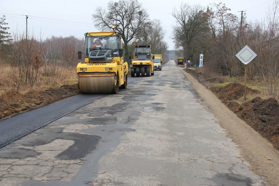 
                                                       Zima niestraszna drogowcom! Trwają inwestycje na drogach powiatu puławskiego
                                                