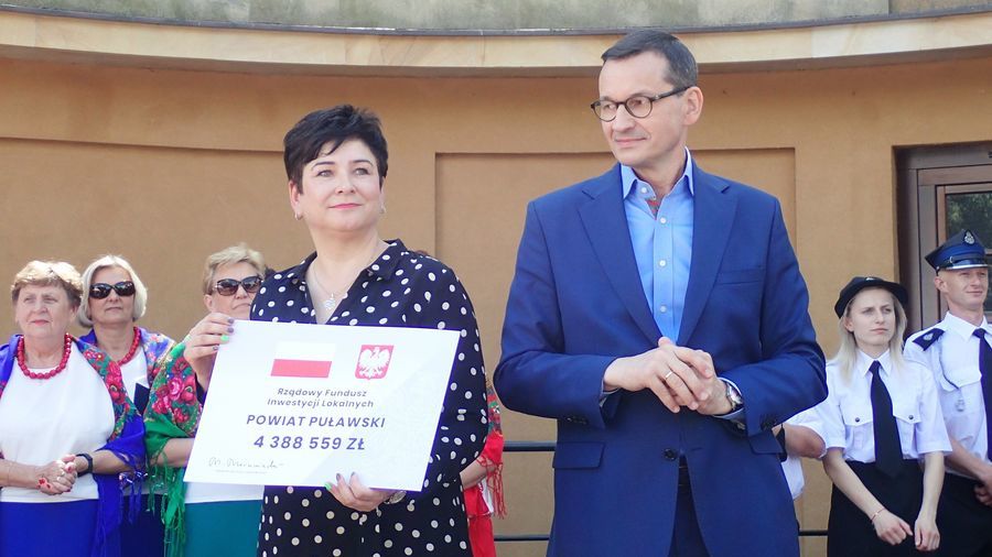 
                                                       Premier Mateusz Morawiecki z wizytą na Ziemi Puławskiej - miliony na inwestycje dla samorządów
                                                