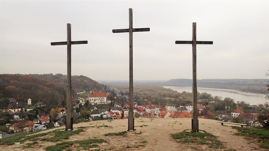 
                                                    Góra Trzech Krzyży w Kazimierzu Dolnym
                                                