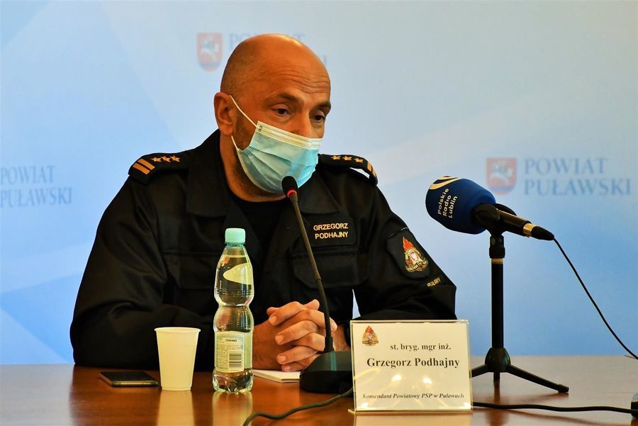 
                                                    Komendant PSP Grzegorz Podhajny
                                                