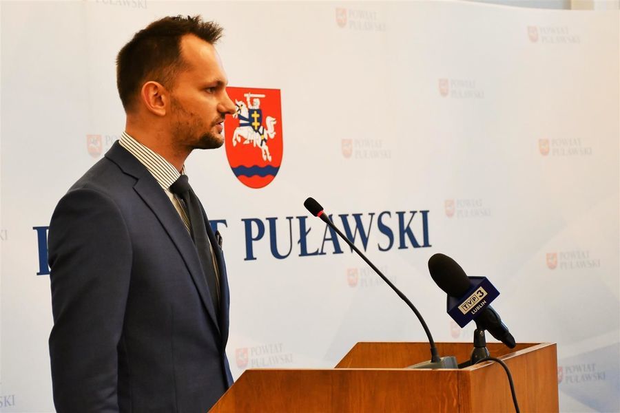 
                                                    Wójt gminy Puławy K. Lewandowski
                                                