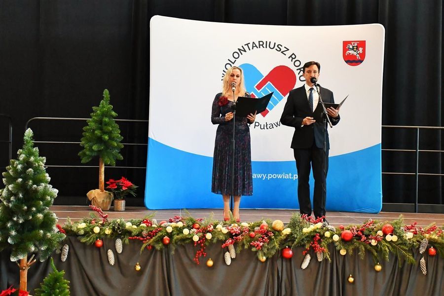 
                                                    Konferansjerzy Joanna Czajkowska i Andrzej Wenerski
                                                