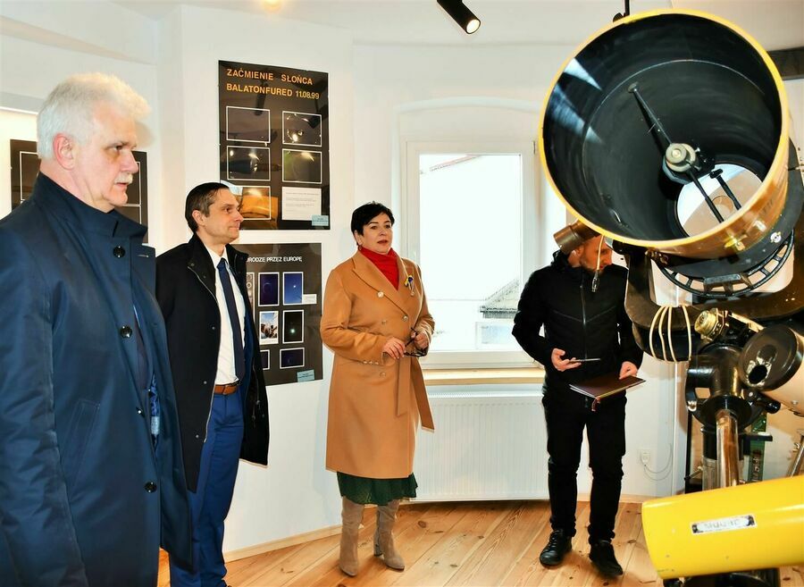 
                                                    Otwarcie obserwatorium astronomicznego w Puławach
                                                