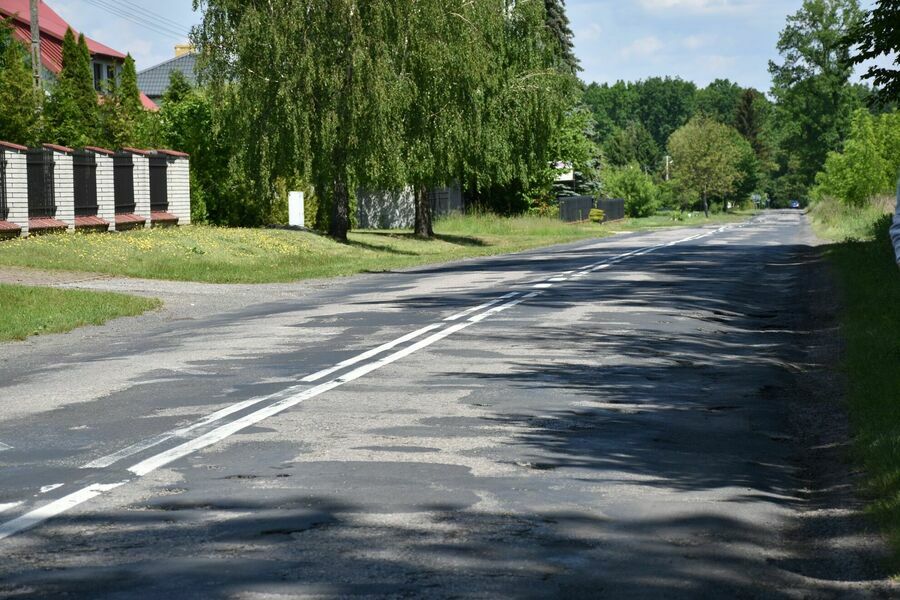 
                                                    Droga powiatowa 2522L w miejscowości Kolonia Góra Puławska
                                                
