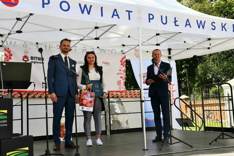 
                                                    Piknik z Produktem polskim i Bitwa regionów w Gołębiu
                                                