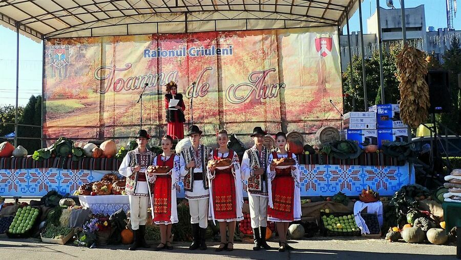 
                                                    Festiwal Złota Jesień w Rejonie Criuleni w Republice Mołdawii
                                                