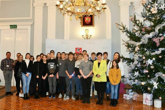 Wizyta ósmoklasistów ze Szkoły Podstawowej im. Stefana Czarnieckiego w Gołębiu