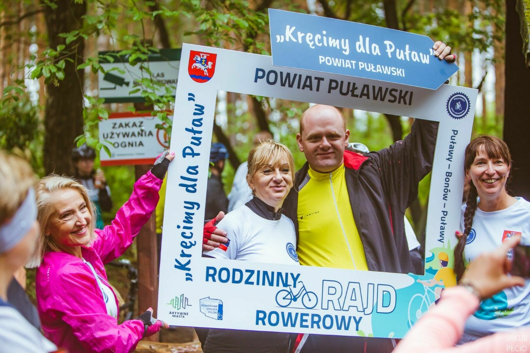 
                                                    Rodzinny rajd rowerowy Puławy - Bonów - Puławy w obiektywie Jakuba Pecio
                                                