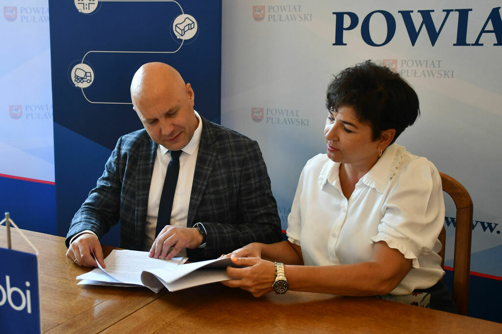
                                                    Podpisanie umowy DP2536L Kurów-Wąwolnica
                                                