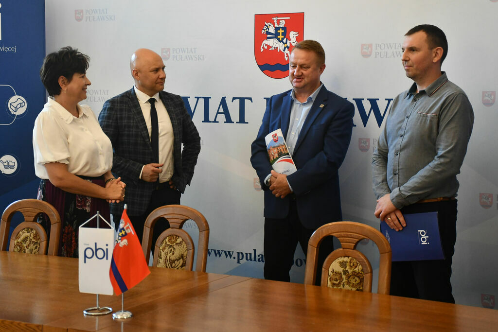 
                                                    Podpisanie umowy DP2536L Kurów-Wąwolnica
                                                