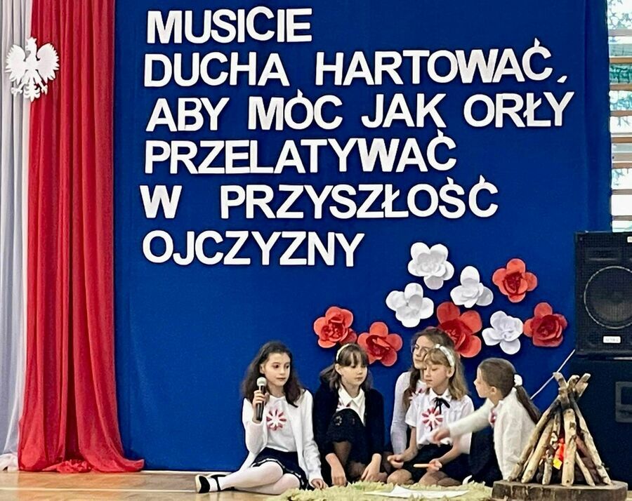 Przedstawienie  z okazji Święta Niepodległości