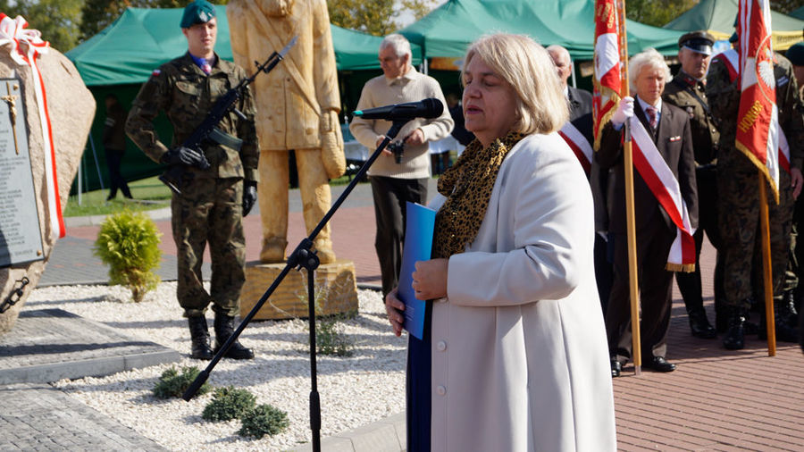                               Odsłonięcie Pomnika cz. 4
                         