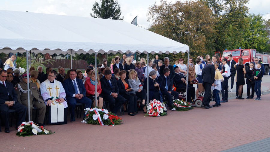                                Odsłonięcie Pomnika cz. 4
                         