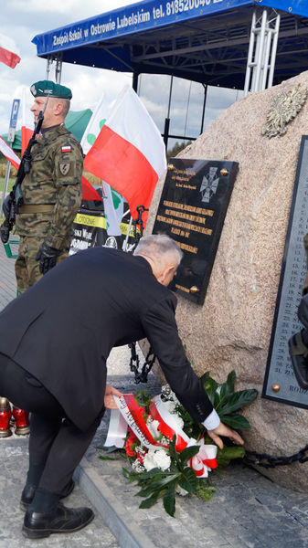                                Odsłonięcie Pomnika cz. 5
                         
