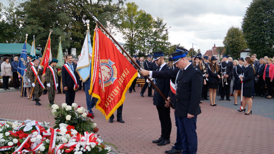                                Odsłonięcie Pomnika cz. 6
                         