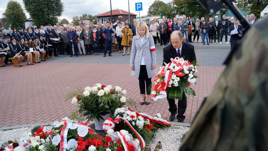                                Odsłonięcie Pomnika cz. 6
                         
