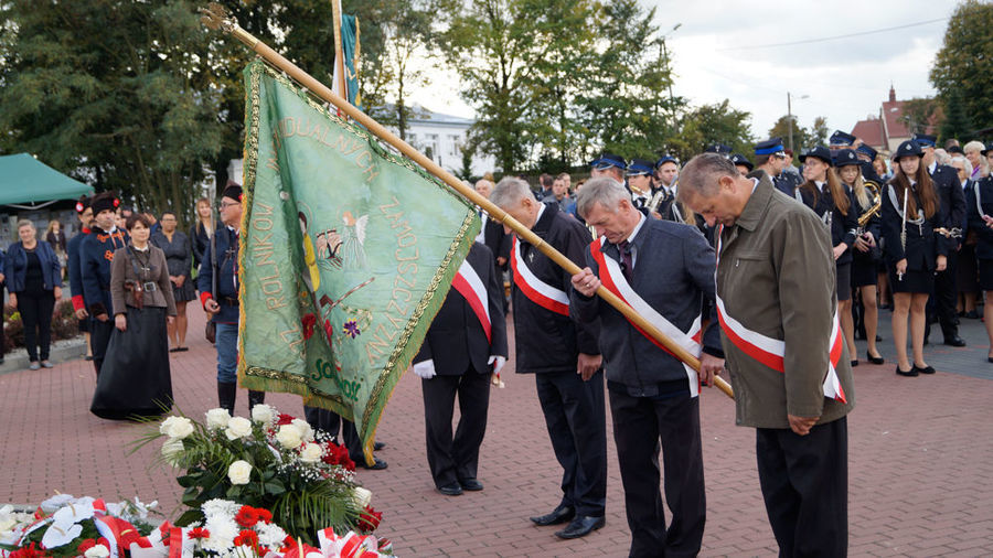                                Odsłonięcie Pomnika cz. 6
                         
