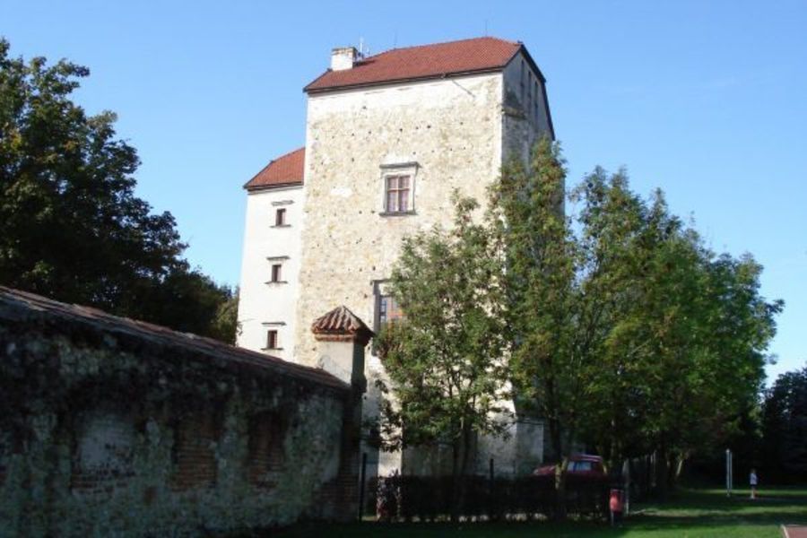 
                                                    Wieża Ariańska
                                                