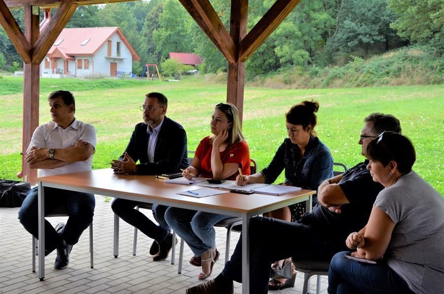 zebranie wiejskie w Gołaszycach